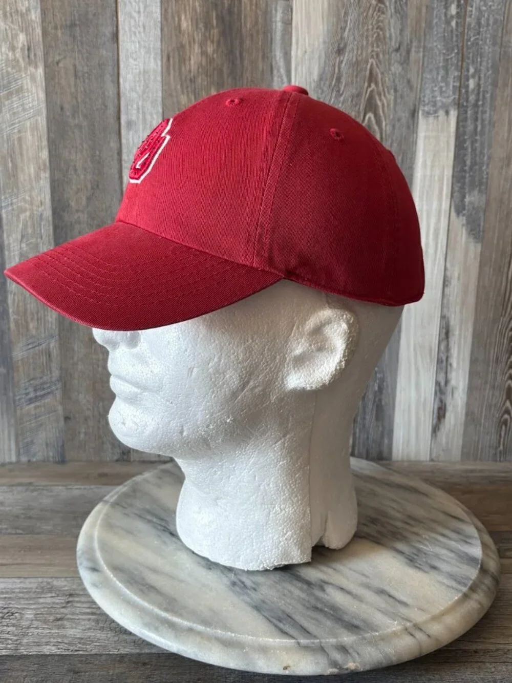 Women's NCAA Oklahoma Sooners Red adjustable baseball cap